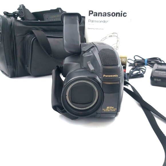 Panasonic Palmcorder Model PV-A228D 23x Zoom-Leather Bag-Battery-Tapes - Picture 5 of 14